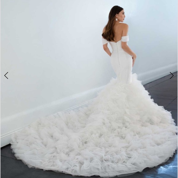 Martina Lima Wedding Gown - Picture 1 of 7